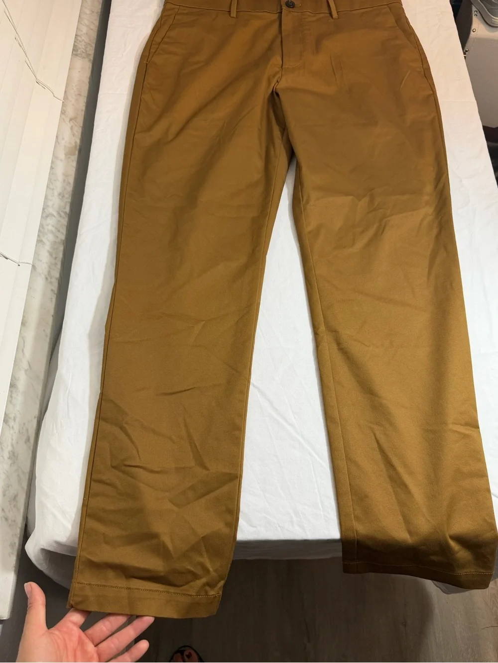 Banana Republic Men's Chino Pants in Caramel Brown